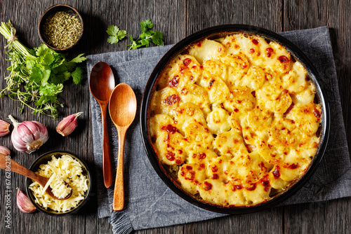 au gratin potatoes with diced ham and green peas