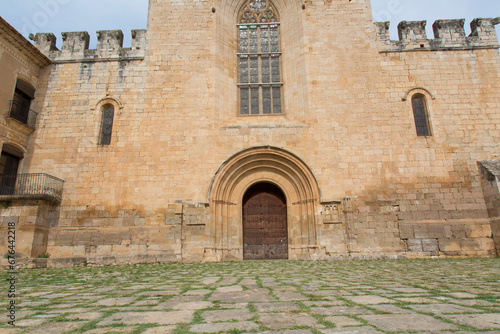 Fototapeta Naklejka Na Ścianę i Meble -  architecture, building, house, ancient, old, medieval, italy, castle, street, stone, town, europe, wall, church, city, tourism, spain, palace, travel, village, tower, door, historic, architectural, en