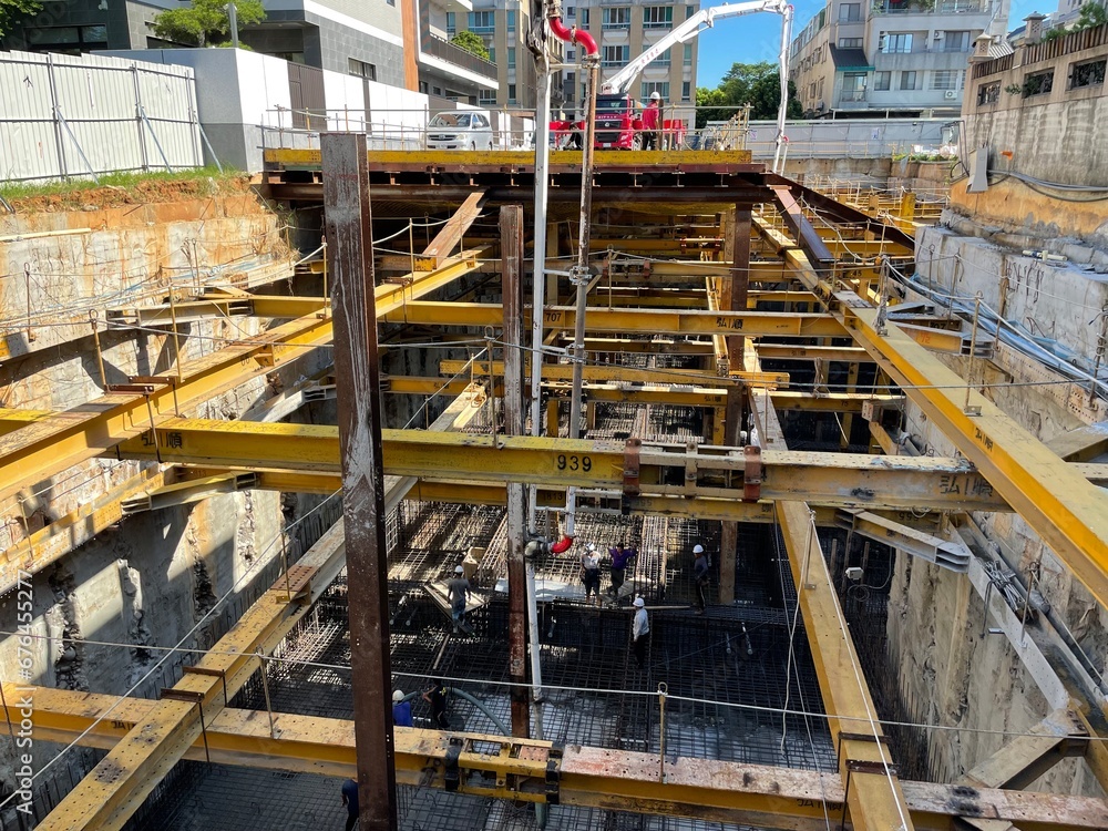 site with crane & basement support