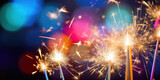 Funkelnde Wunderkerzen – Festliche Lichterpracht in der Nacht, Sparkling sparklers - festive lights in the night