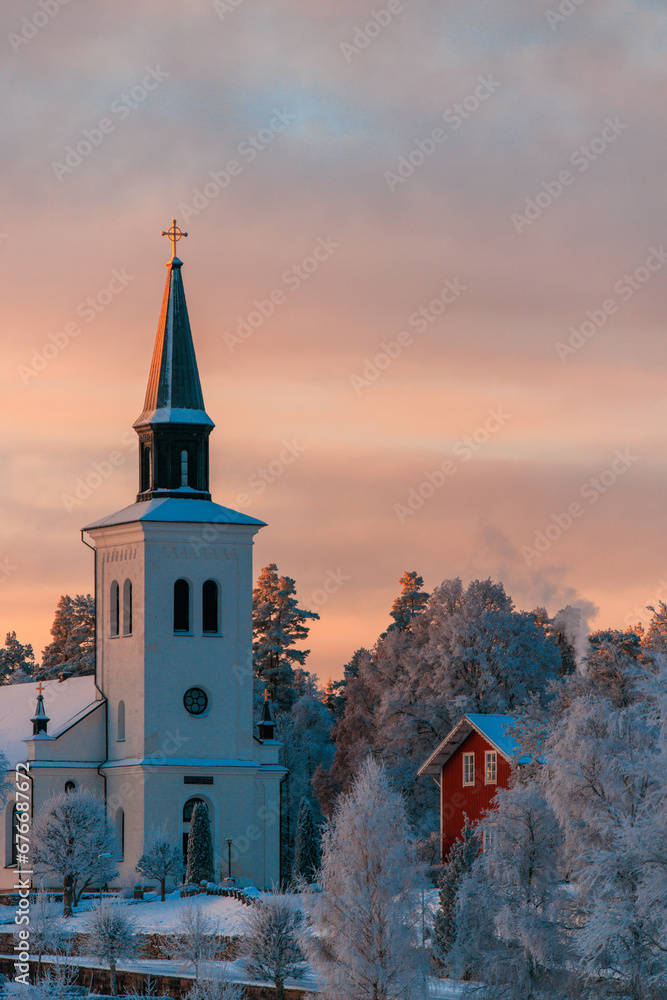 Obraz na płótnie church in the winter sunset  w salonie