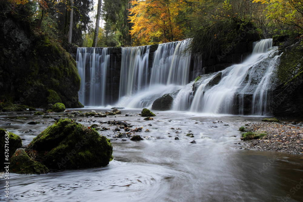 Obraz premium Geratser Wasserfall.