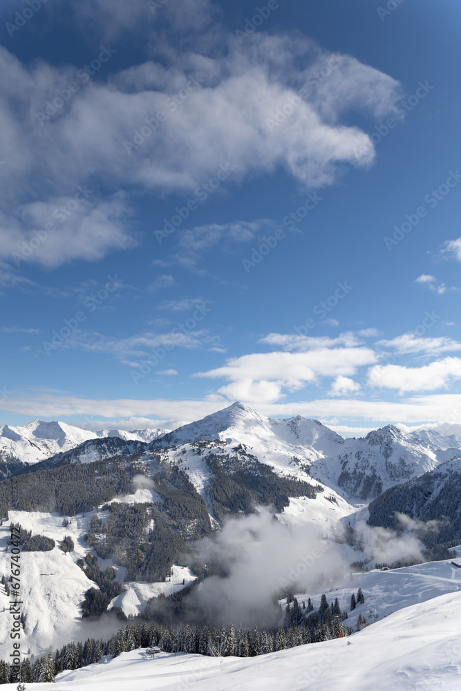 Obraz premium snow covered mountains