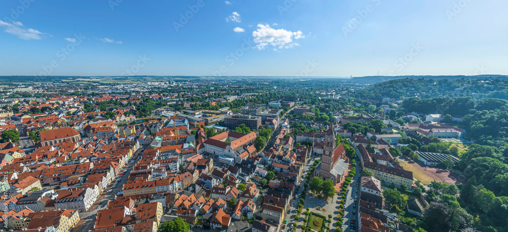 Die Landshuter Altstadt von oben, Blick über die östliche Innenstadt zum Stadtteil Freyung