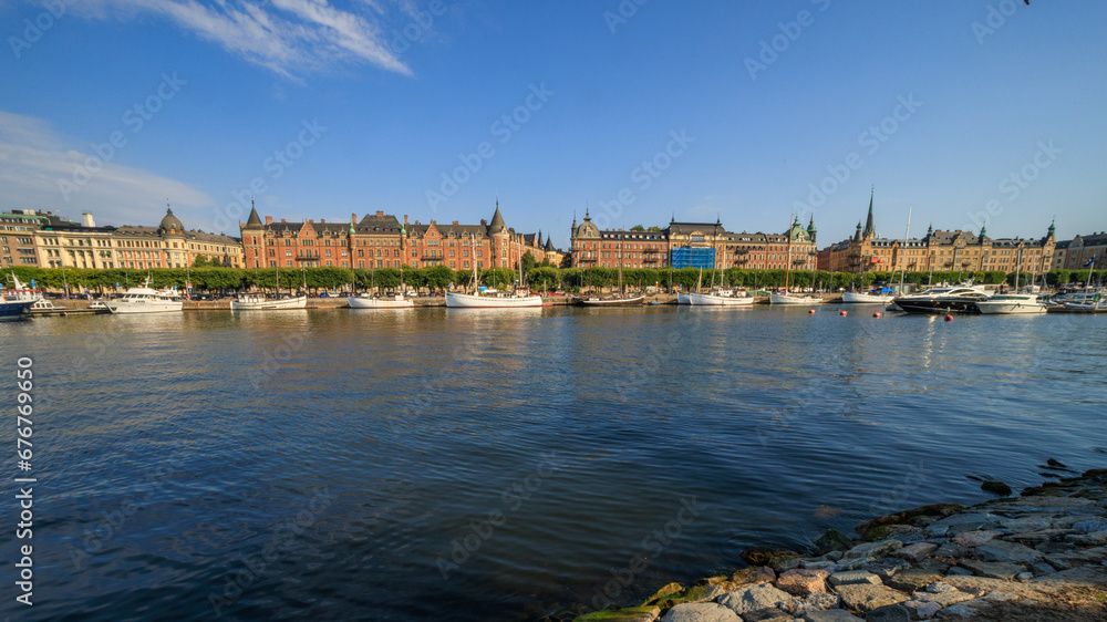 Obraz premium city view over water