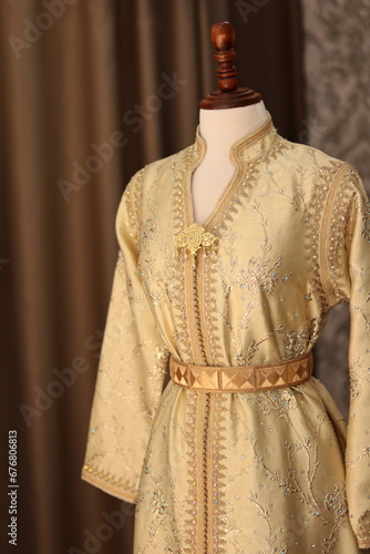Quadro em tela Traditional Moroccan Kaftan, handmade, traditional embroidery