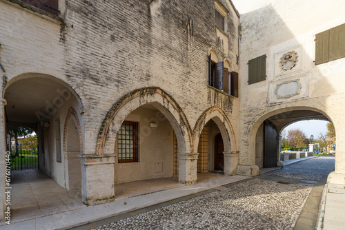 the medieval Friuli city gate in Portobuffolè, Italy © Sergio Delle Vedove