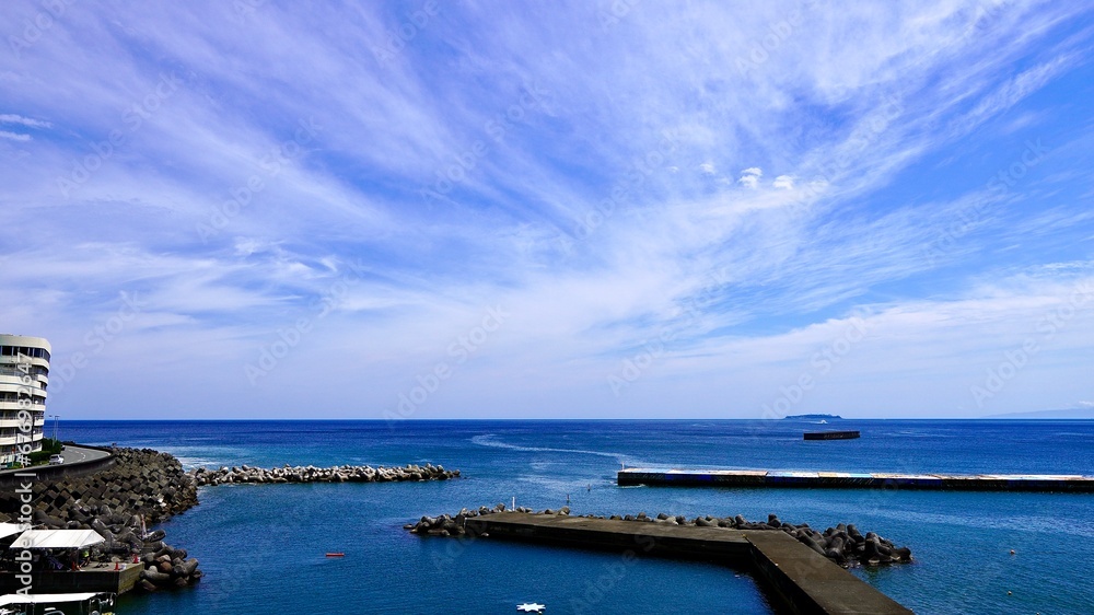 静岡県の熱海サンビーチの風景