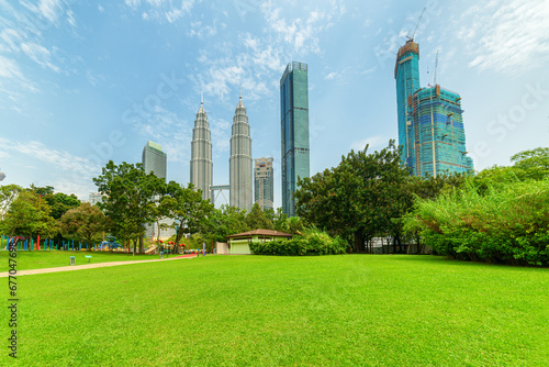 Fototapeta Naklejka Na Ścianę i Meble -  Awesome view of the KLCC Park and Petronas Twin Towers