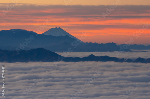 雲海と富士山