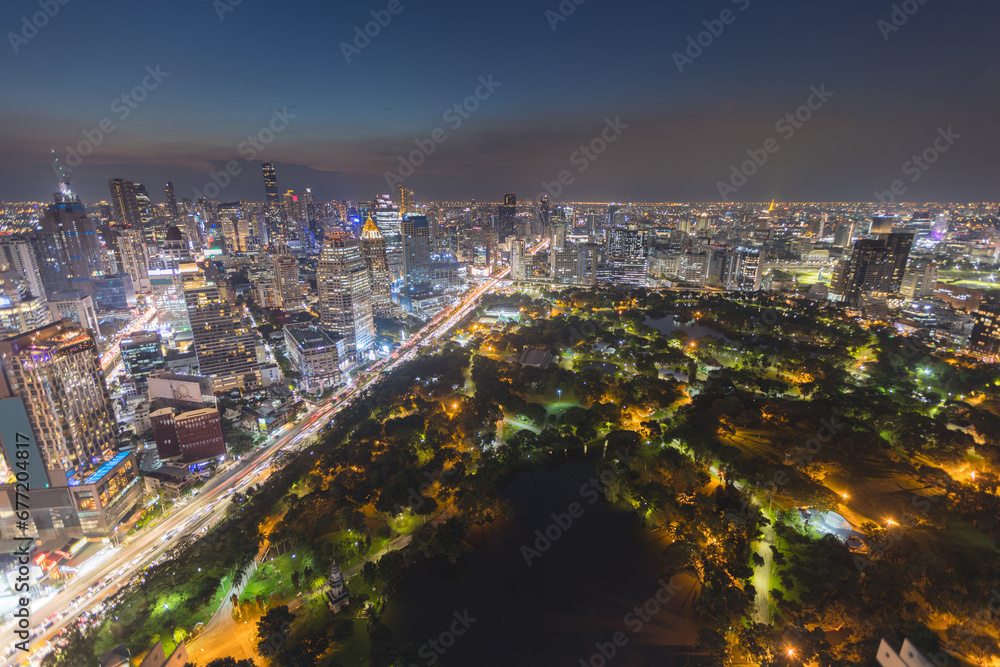 Fototapeta premium Bangkok's downtown financial district and city skyline