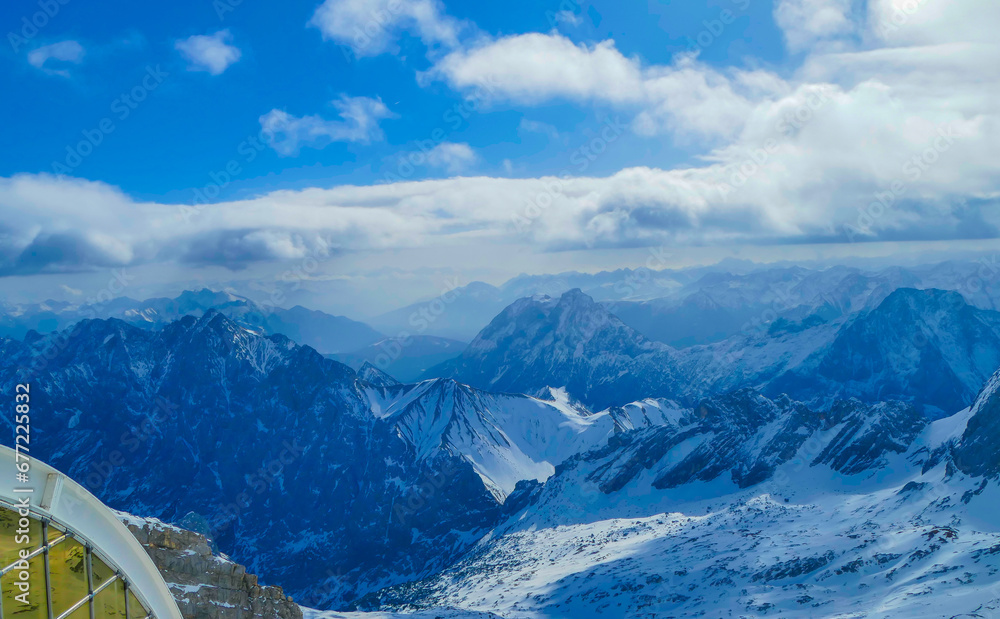 Blick von der Zugspitze Alpen im Winter