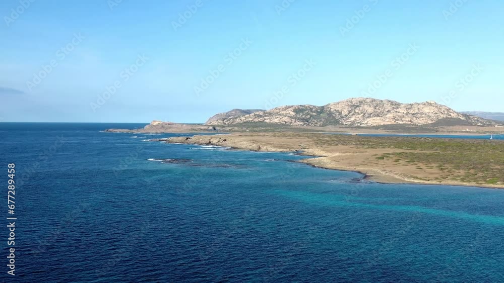plage de la Pelosa dans le nord de la Sardaigne (Italie) plage de la Pelosa dans le nord de la Sardaigne (Italie)