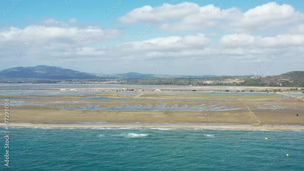 survol des étangs, plage et saline de La Palme, Leucate et Port-la-Nouvelle survol des étangs, plage et saline de La Palme, Leucate et Port-la-Nouvelle