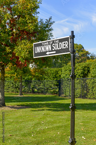Direction sign to the gravesite of the Unknown Soldier at the Arlington National Cemetery in Virginia