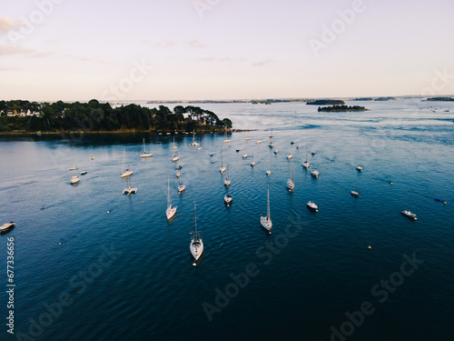 Bateaux amarrés dans le Golfe du Morbihan 