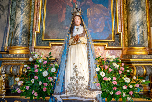 figure of Our Lady of the Assumption inside the Igreja Matriz de Colares Nossa Senhora da Assunção
