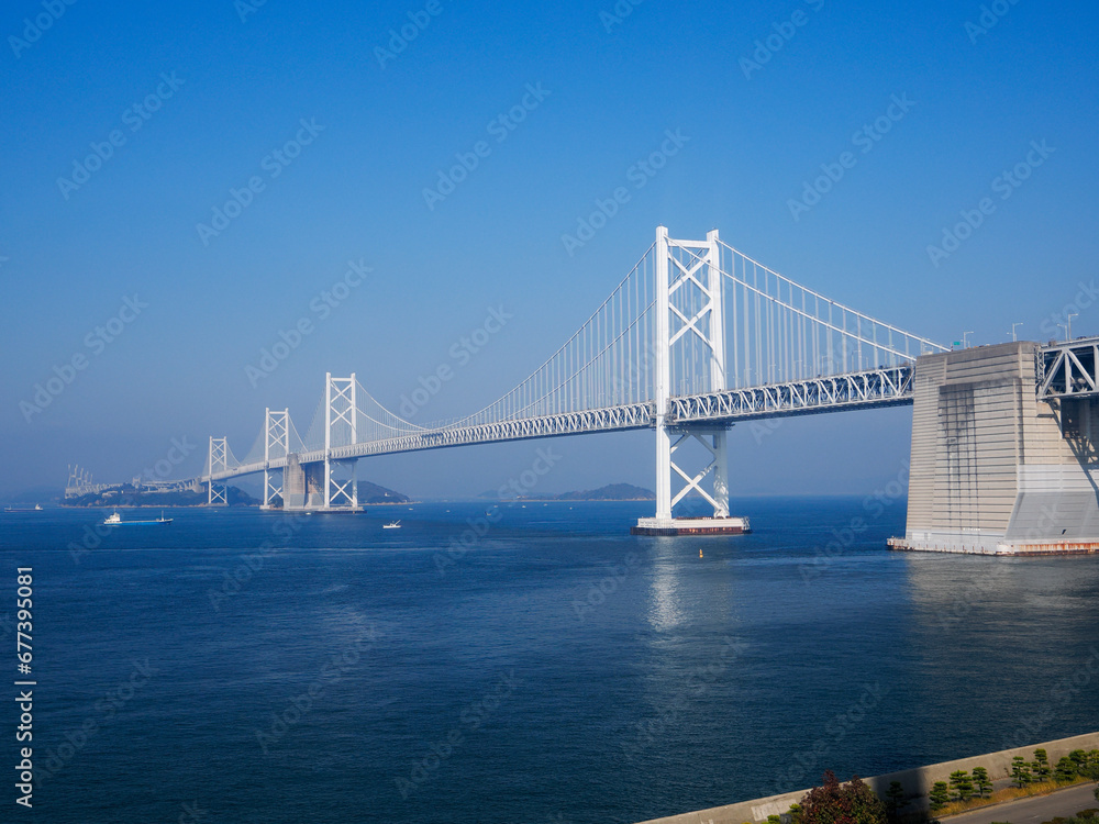 瀬戸大橋と青い空