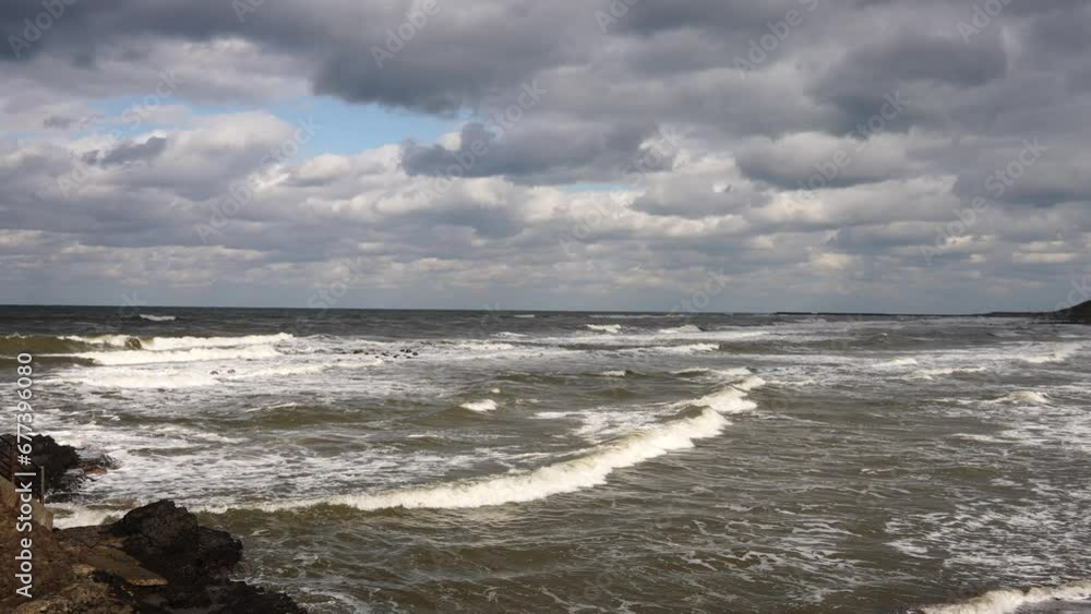 海水温の上昇 冬の季節風が吹く日本海の海岸に立つと湿った暖かい風に驚いた 海水温の上昇 冬の季節風が吹く日本海の海岸に立つと湿った暖かい風に驚いた