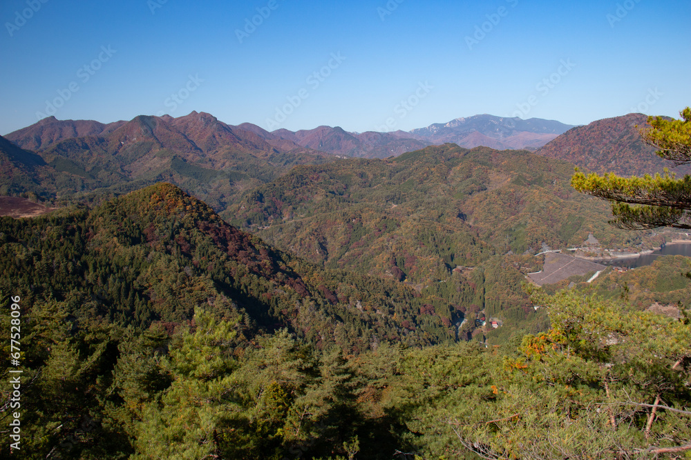 Fototapeta premium 秋の昇仙峡羅漢寺山 弥三郎岳からの絶景 金峰山と茅ヶ岳