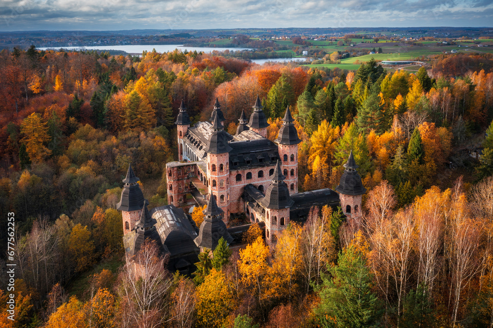 Castle in Lapalice, surrounded by Kashubian forests and lakes at autumn, Poland - obrazy, fototapety, plakaty 