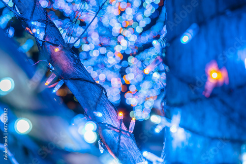 美しく輝く青色のイルミネーション A beautiful and sparkling blue illumination © Naokita