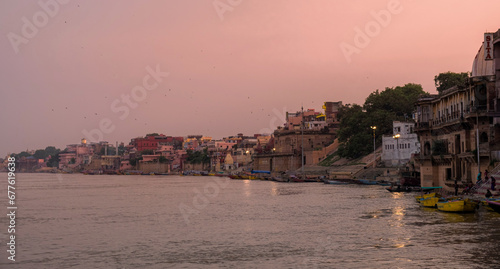 Obraz na plátně Sunset over the old holy city of Benaras
