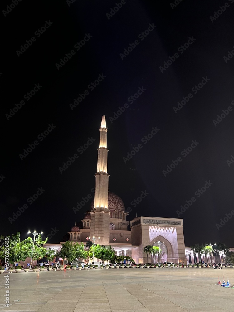 Obraz premium state monument at night