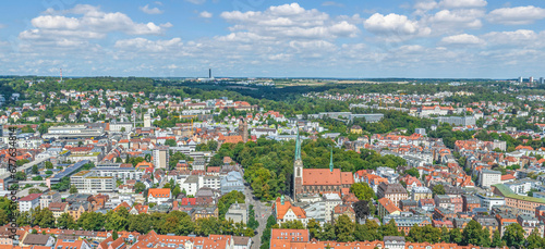 Die östliche Innenstadt von Ulm an der Donau, Blick zur Sankt-Georgs-Kirche und zum Olgaplatz