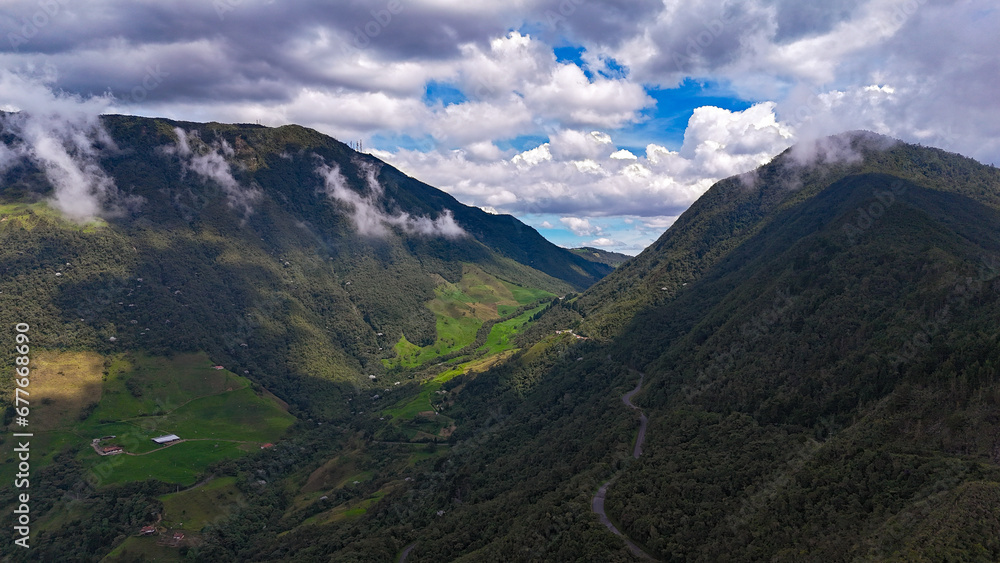 Paisaje desde el sitio conocido como Boquerón, ubicado en el occidente de Medellín, sobra la antigua carretera al mar.