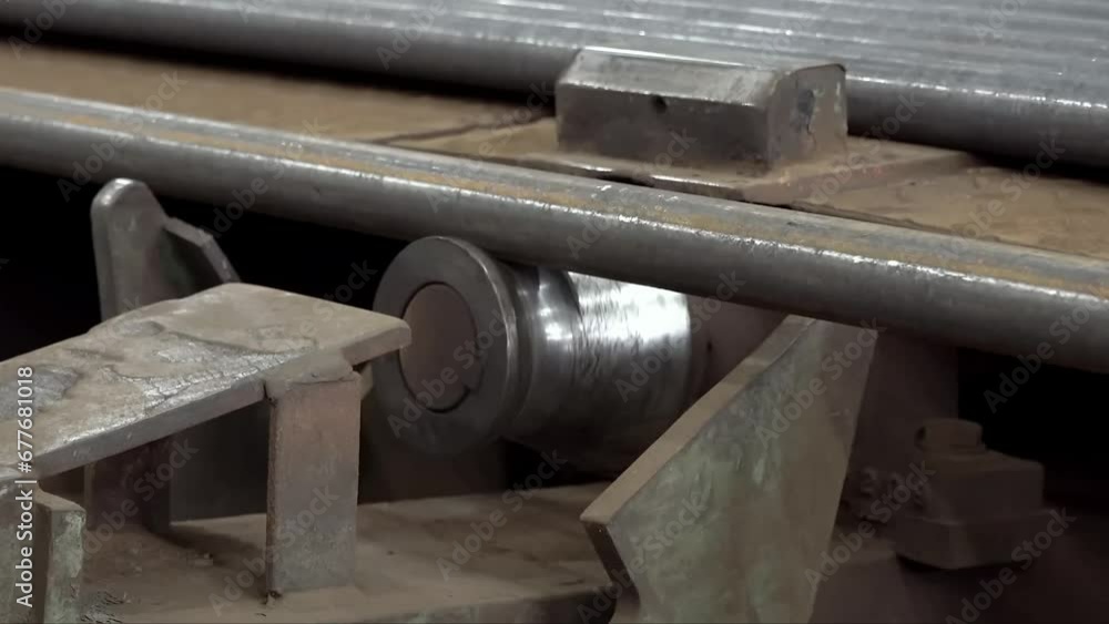 An overview of the process of manufacturing largesized bolts and nuts