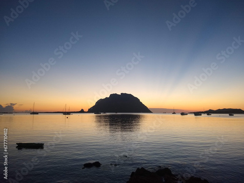 Tavolara sunrise, Sardegna © kenta