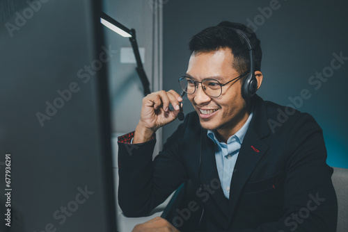 Call center employee talking with customer through headset, The operator is providing customer service by phone, Customer service staff is providing support and helping resolve issues.