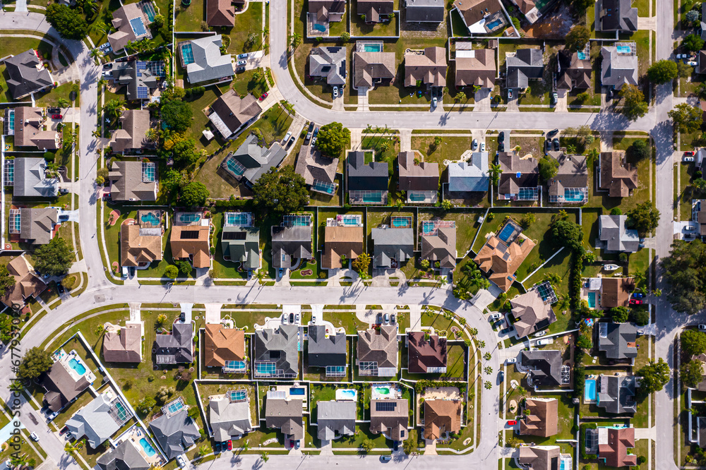 Fototapeta premium Beautiful aerial view of Tampa suburbs on a Premium residential in Florida USA - Real State
