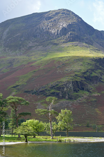 Obraz na płótnie The mountain of High Stile above the lake shores of Buttermere in the Lake District w salonie