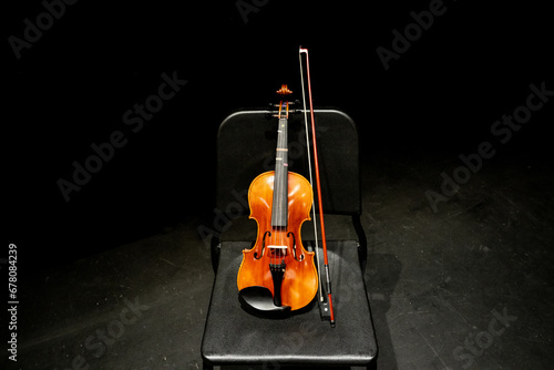 무대위 멋진 바이올린