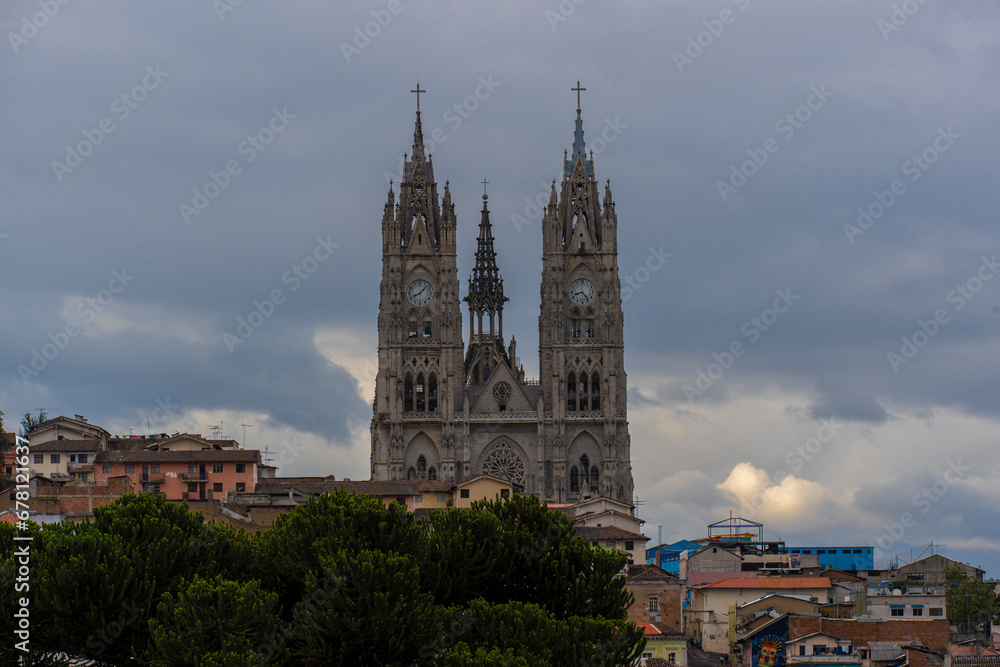 Basilique dans la capitale de Quito