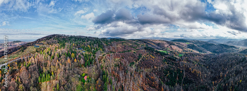 Obraz na płótnie Góry, Beskid Śląski w Polsce, panorama z lotu ptaka jesienią w okolicach Ustronia w salonie