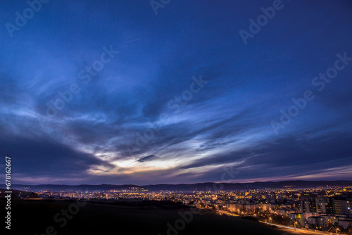 Bilde på lerret View over Targu Mures at night