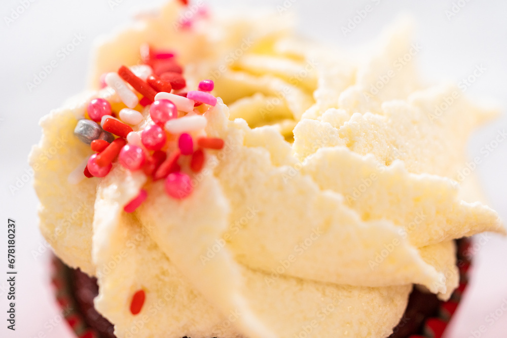 Red Velvet Cupcakes with White Chocolate Ganache Frosting Red Velvet Cupcakes with White Chocolate Ganache Frosting