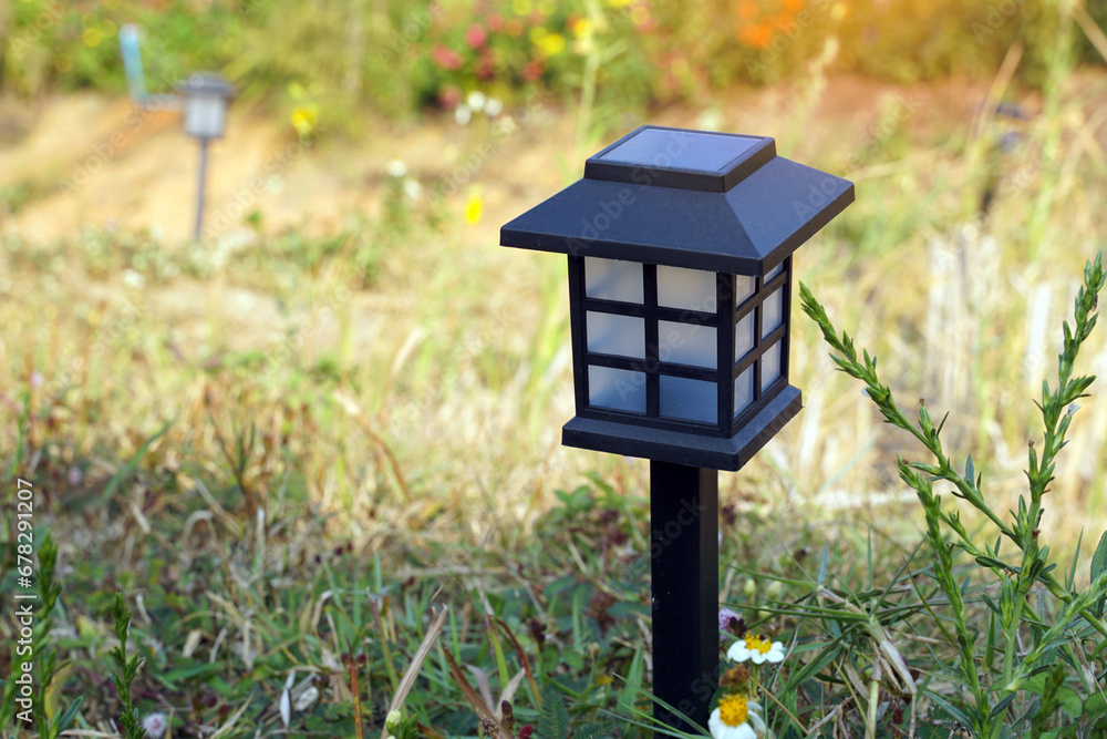 Solar garden lights for lighting along walkways, decorating gardens and outdoor places. To generate electricity, which will save electricity and reduce global warming. Solar garden lights for lighting along walkways, decorating gardens and outdoor places. To generate electricity, which will save electricity and reduce global warming.