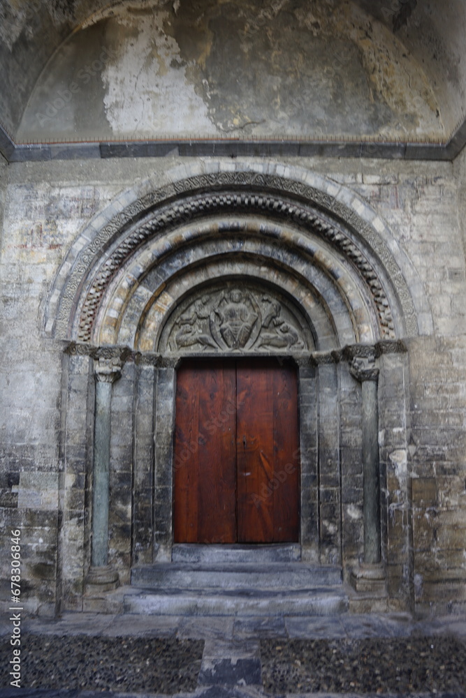 puerta iglesia