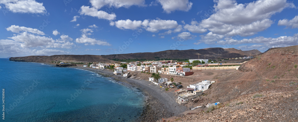 La Lajita, Fuerteventura, Kanarische Inseln, Spanien - Panoramablick über den kompletten Ort mit Strand und Landschaft