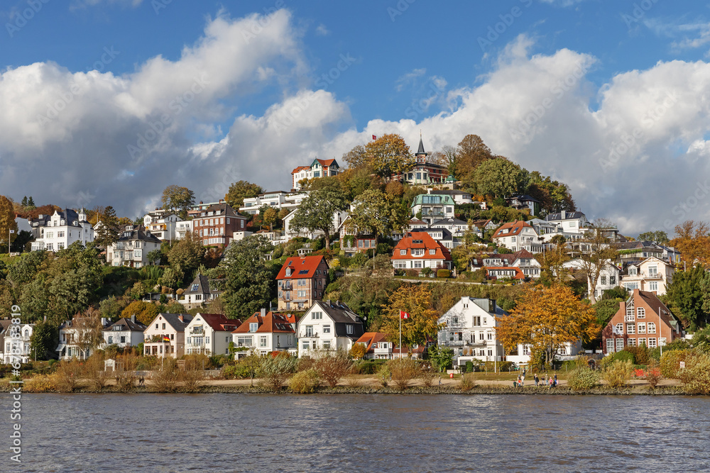 HamburgBlankenese mit dem Süllberg und dem Treppenviertel im Herbst