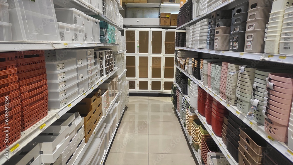 Obraz premium The shelves of supermarket which has displayed products to attract the customer to buy 