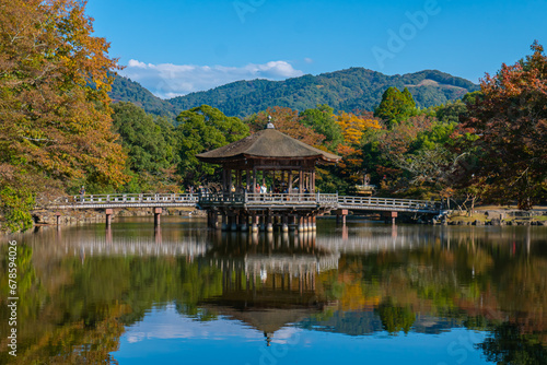 秋が近づく奈良の浮見堂
