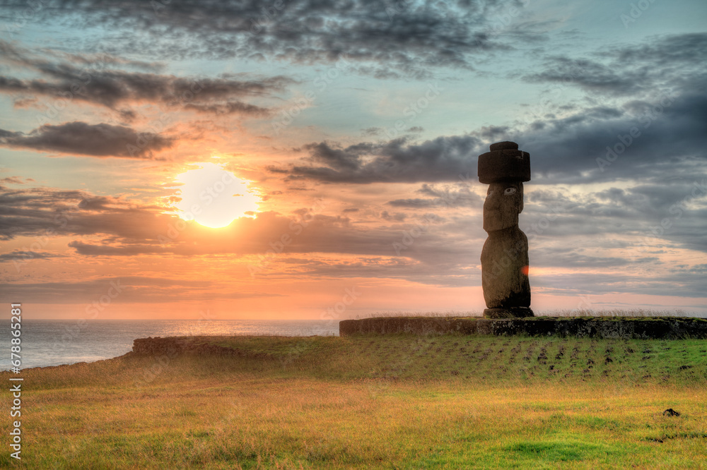 Fototapeta premium moais in Tahai at sunset, Rapa Nui, Easter Island