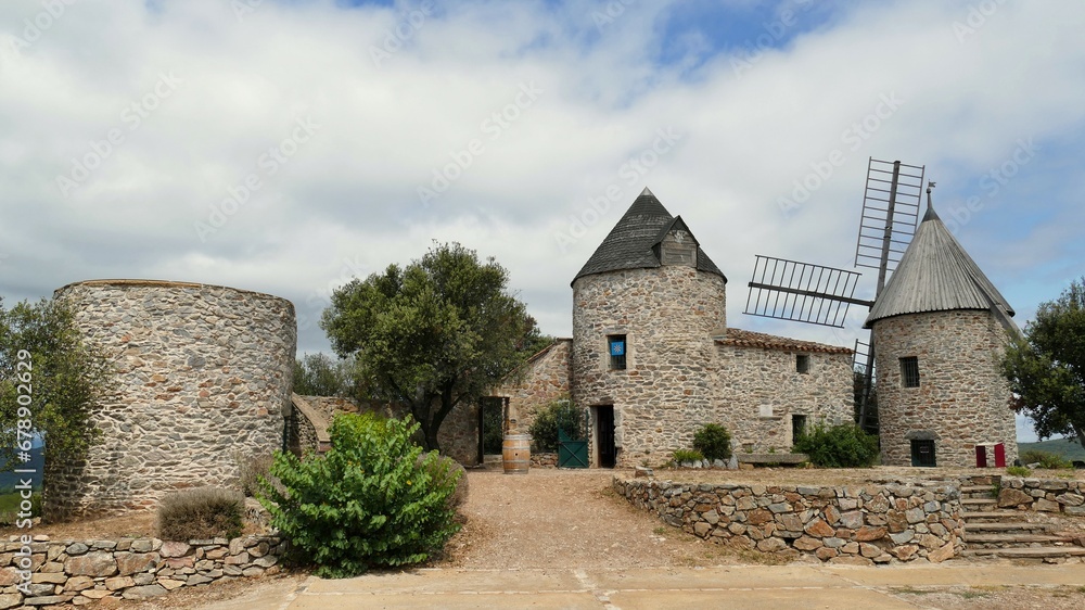Lieu-dit « les 3 tours » sur les hauteurs de Faugères dans l’Hérault