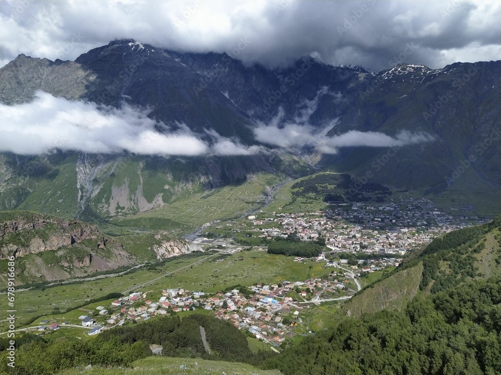 an image of a view of the valley with a town in it