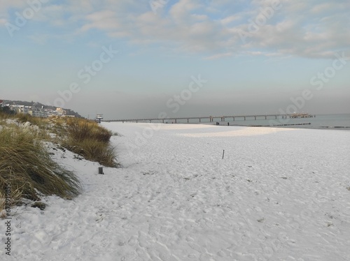 Fototapeta Naklejka Na Ścianę i Meble -  Natural landscape covered in snow